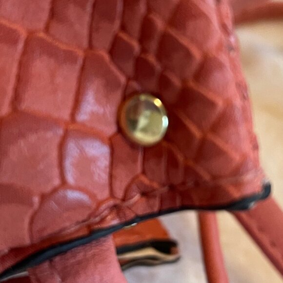 London Fog Bucket Cossbody Bag NWOT - Picture 8 of 15